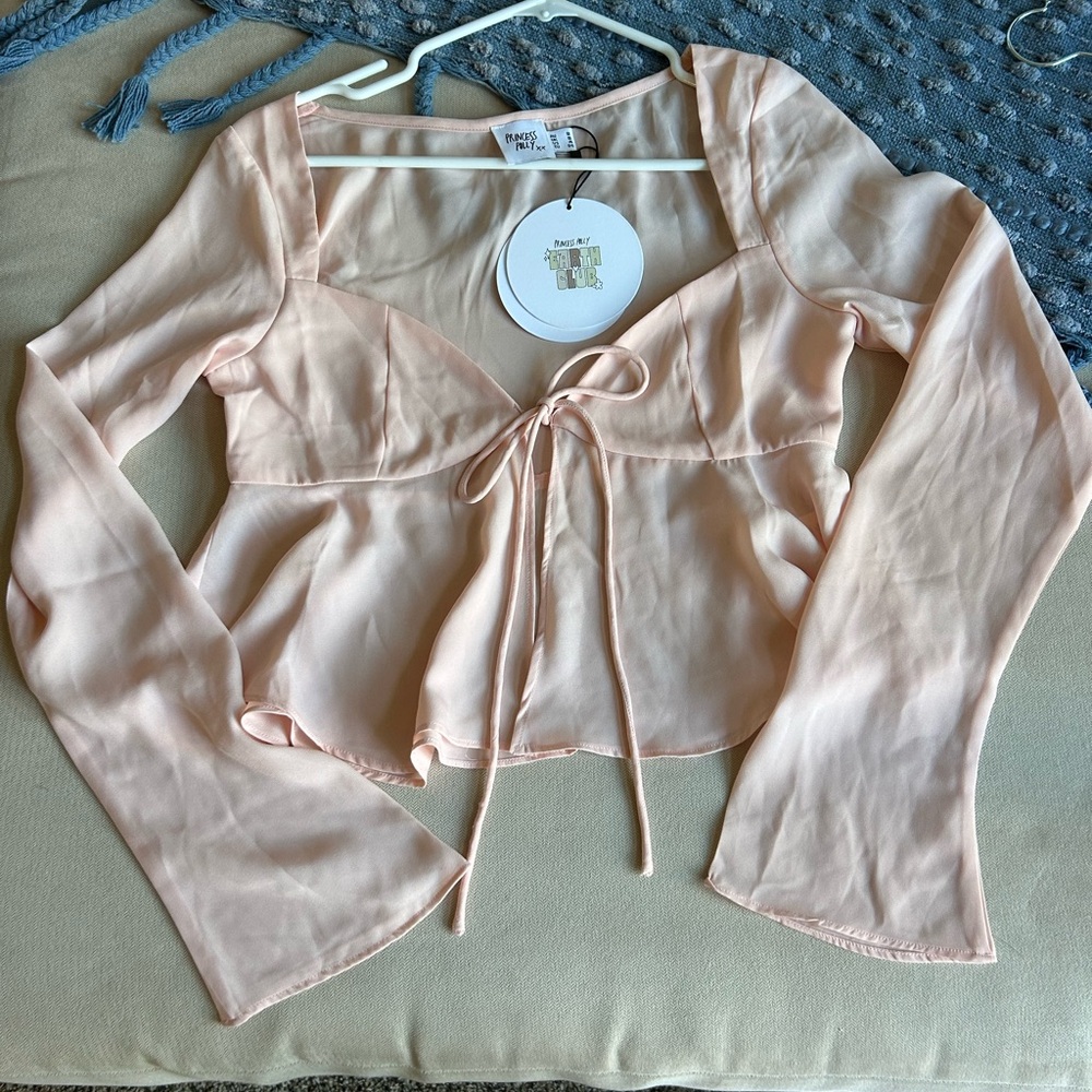 NWT Princess Polly Light Pink blouse with tie-front‎ Flowy long sleeves Size 4 - Picture 5 of 8